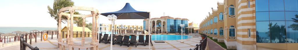 Tio Sea Resort Al Khor Exterior photo The pool at the hotel