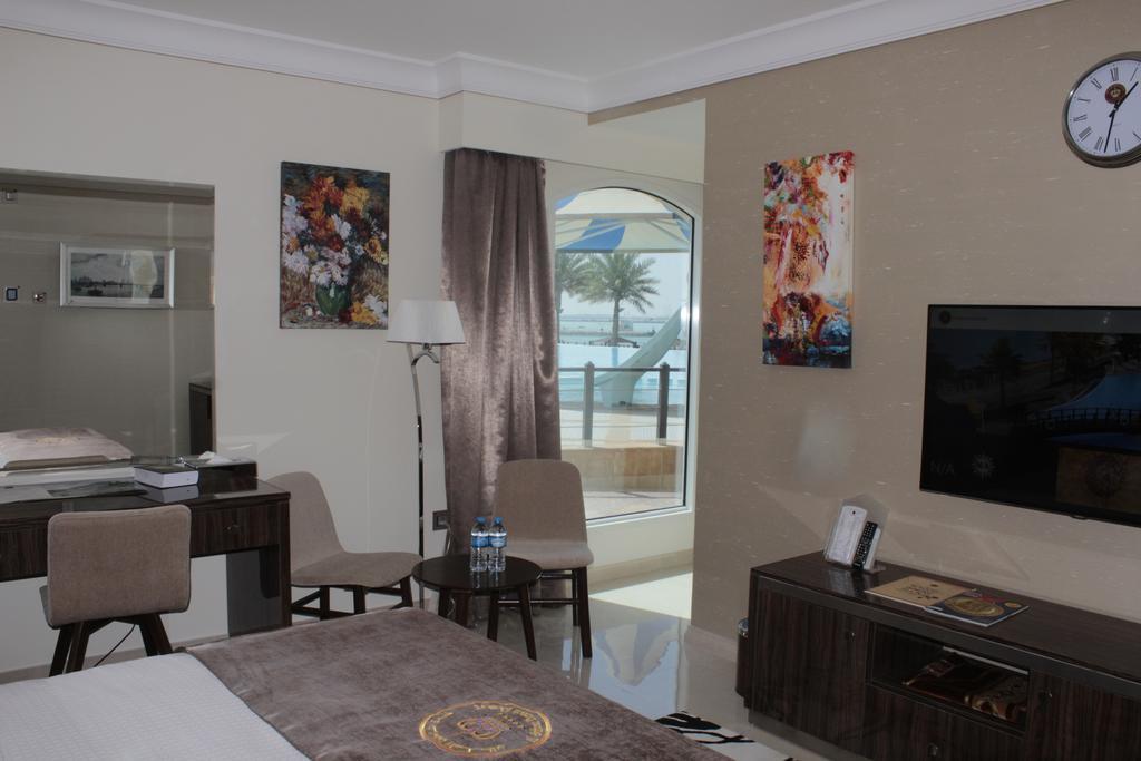 Tio Sea Resort Al Khor Exterior photo A suite at the hotel